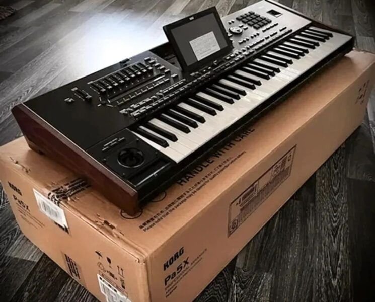 Korg Pa5X , Korg Pa4X , Korg PA-1000, Yamaha Genos 76-Key, Yamaha PSR-SX900, Korg Kronos2, Korg OASYS, Yamaha Montage 8 , Roland FANTOM-8, Roland JUPITER-X