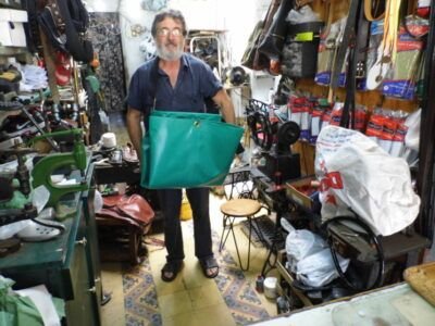 Taller de Calzado y Compostura Lezica - Reparación de calzado y venta de bolsos cosecheros