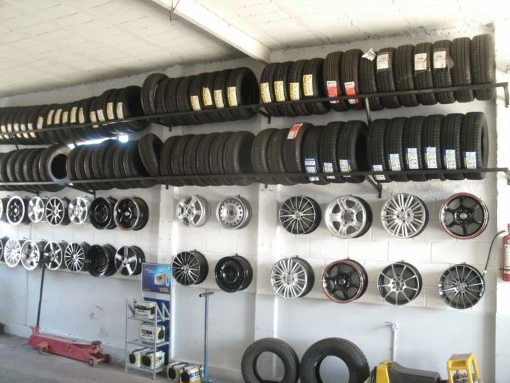 W Da Costa Neumáticos - Gomería, taller de mecánica ligera, alineación y balanceo