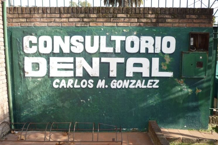 Dr Carlos González Cotelo - Dentista y consultorio odontológico