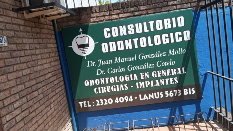 Dr Carlos González Cotelo - Dentista y consultorio odontológico