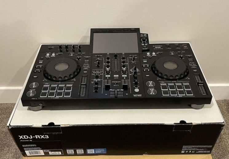 AlphaTheta XDJ-AZ, Pioneer DJ OPUS-QUAD, Pioneer DJ XDJ-RX3, Pioneer XDJ-XZ, Pioneer DJ DDJ-FLX10, AlphaTheta DDJ-GRV6, Pioneer DJ DDJ-REV7, Pioneer CDJ-3000, Pioneer DJ DJM-A9, Pioneer CDJ-2000NXS2, Pioneer DJM-900NXS2, Pioneer DJ DJM-V10-LF