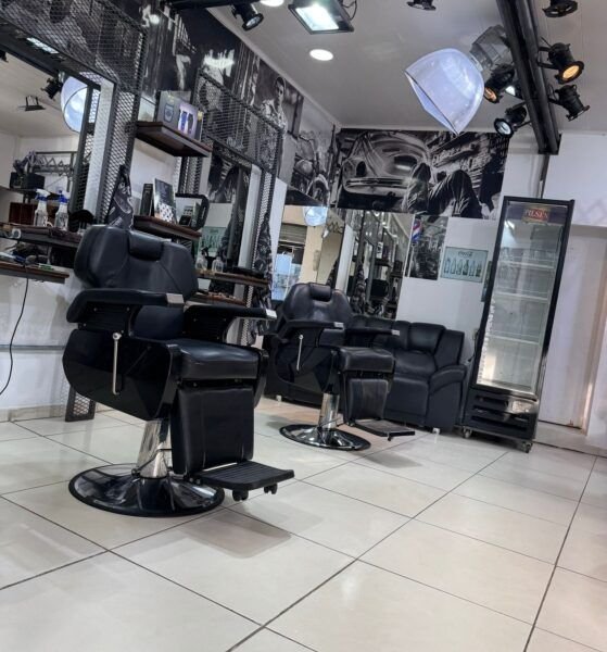 Black Devil - Barbería y Peluquería