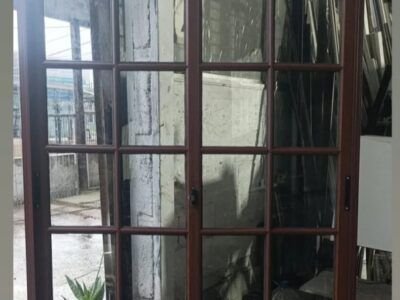 aberturas de aluminio en estilo Colonial.