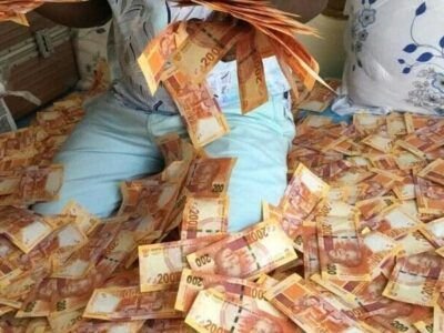 Are you struggling Financially Contact us Now Cell @ +27630716312