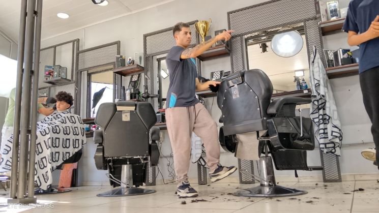 FV Barbershop - Barbería y Peluquería